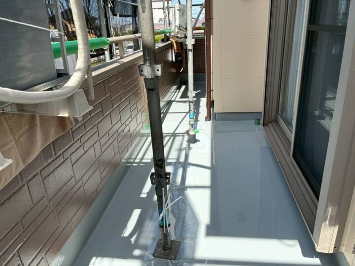 ウレタン塗膜防水２回目完了前景