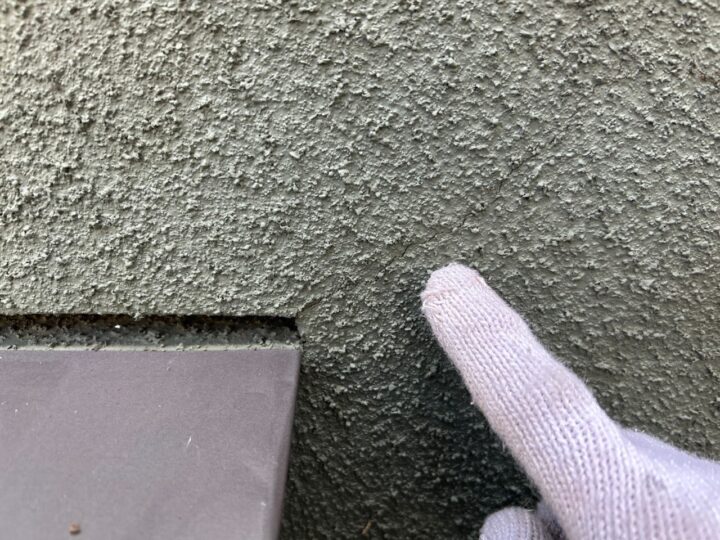 外壁ひび割れ補修施工前