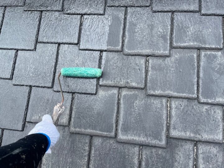 屋根下塗り工事