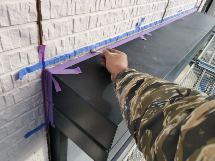 開口部廻りシーリング専用プライマー塗布