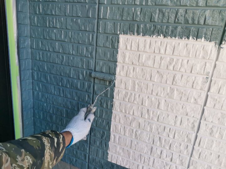 外壁中塗り工事