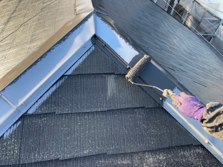 屋根板金中塗り工事