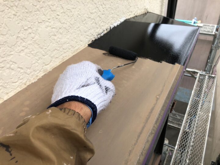 出窓上部下塗り工事