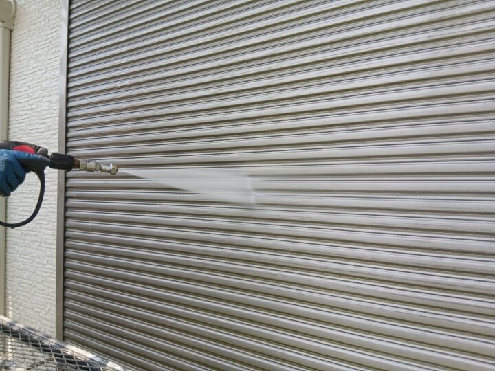シャッタ-スラット高圧洗浄工事